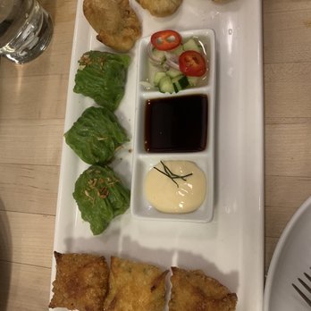 Land - Mixed appetisers- shrimp parcels, chicken curry puffs and veg dumplings - Thai Near Me - New York, New York Land - Mixed appetisers- shrimp parcels, chicken curry puffs and veg dumplings - Thai Near Me - New York, New York