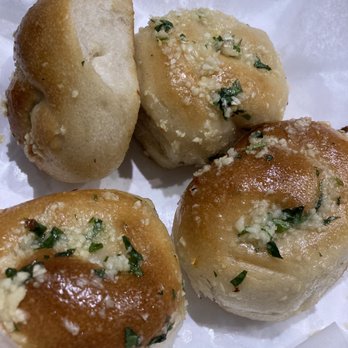 Family Pizza - garlic knots - Pizza Near Me - Brooklyn, New York