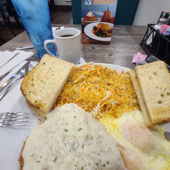 Broken Yolk Cafe - Country Fried Steak and Eggs breakfast. - Breakfast & Brunch Near Me - La Verne, California
