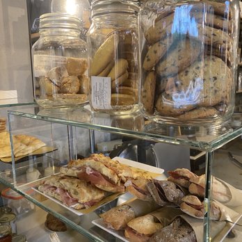 Menomoka - Yum - Cafes Near Me - Modena, Missouri