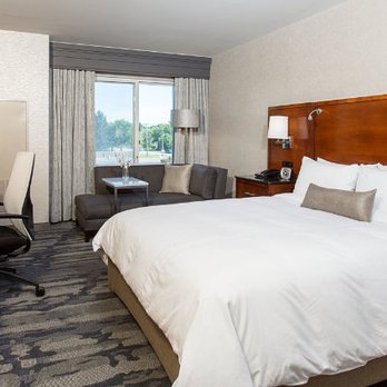 Rochester Airport Marriott - Queen Guest Room - Hotels Near Me - Rochester, New York Rochester Airport Marriott - Queen Guest Room - Hotels Near Me - Rochester, New York