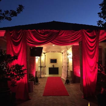 Getdown Music Entertainment - Uplighting for the entrance - DJs Near Me