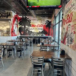 Me-n-Ed's Pizzeria - Inside