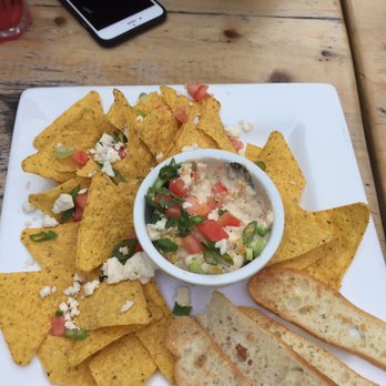 Le Warehouse - Chips & queso 5/10 - Bars Near Me - Montreal, Quebec Le Warehouse - Chips & queso 5/10 - Bars Near Me - Montreal, Quebec