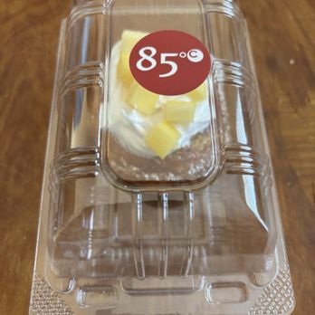 85°C Bakery Cafe-Fremont - Mango Tart - Bakeries Near Me - Fremont, California 85°C Bakery Cafe-Fremont - Mango Tart - Bakeries Near Me - Fremont, California