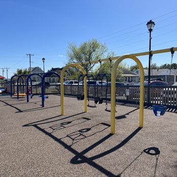 Shevans Park - Swings - Parks Near Me - Morehead City, North Carolina