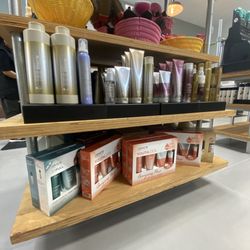 Catch 22 Salon and Boutique