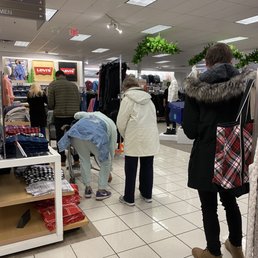 Crazy holiday shopping lines Crazy holiday shopping lines