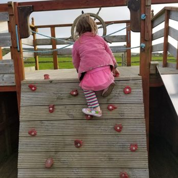 Stone Cutters Kitchen - Play place outside - Seafood Near Me - Doolin, CE
