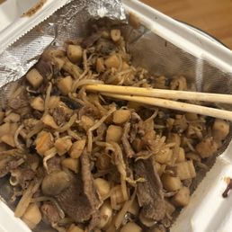 I think they forgot my noodles in my Mongolian barbecue like this is just nothing but veggies and meat I think they forgot my noodles in my Mongolian barbecue like this is just nothing but veggies and meat