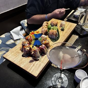 Show Win Cuisine - Billy What'S Up Roll*Tuna Lover Roll*and lychee martinis - Japanese Near Me - Northport, New York Show Win Cuisine - Billy What'S Up Roll*Tuna Lover Roll*and lychee martinis - Japanese Near Me - Northport, New York