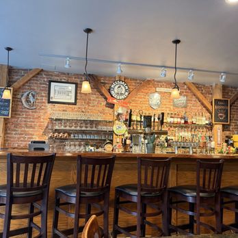 Eddie's Roadhouse - The bar - New American Near Me - Warwick, New York Eddie's Roadhouse - The bar - New American Near Me - Warwick, New York