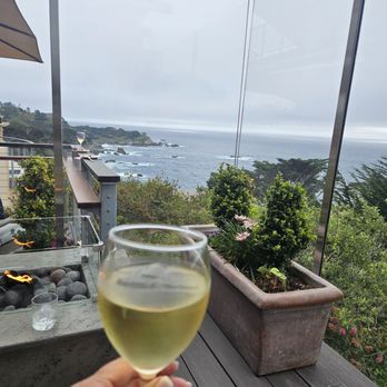 Tickle Pink Inn - Cheers! Wine and cheese nightly. - Hotels Near Me - Carmel, California Tickle Pink Inn - Cheers! Wine and cheese nightly. - Hotels Near Me - Carmel, California