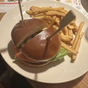 Applebee's Grill + Bar - Kids Hamburger - American Near Me - Valley Stream, New York