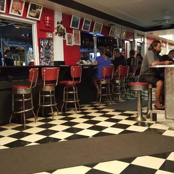 Cool Cat Cafe - A view of the bar. - Burgers Near Me - Kihei, Hawaii
