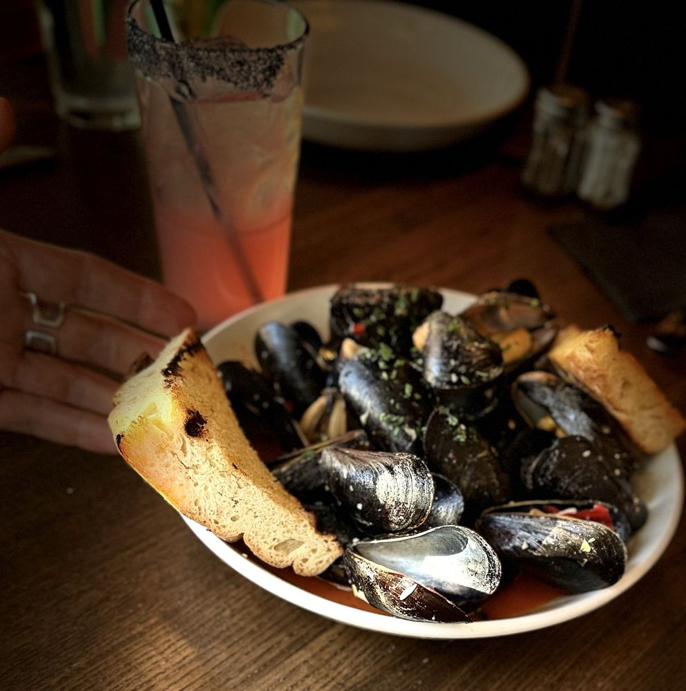 Social spots from HUB Restaurant & Ice Creamery