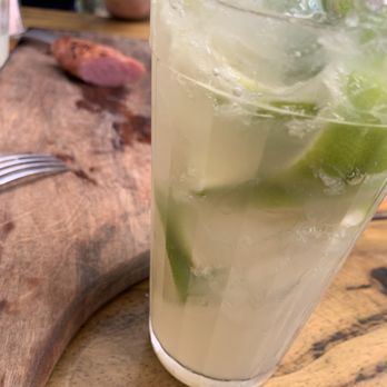 Quintal do Debetti - Caipirinha - Burgers Near Me - São Paulo, SP
