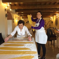 Tuscan Women Cook