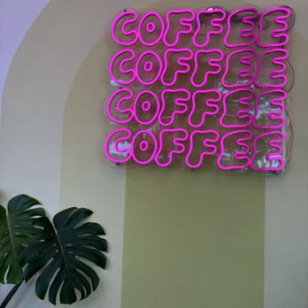 Rainbeau Jo's - The atmosphere - Coffee & Tea Near Me - Lihue, Hawaii