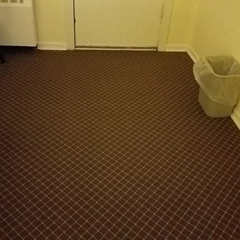Bethpage Motel - Interior entrance. - Hotels Near Me - Bethpage, New York