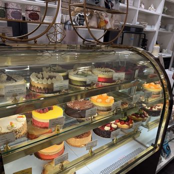 Chez Alice Cafe & Bakery - Cake display - Coffee & Tea Near Me - Princeton, New Jersey