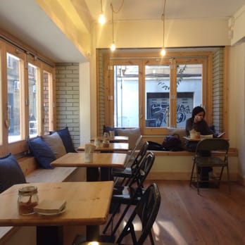 Petit à Petit - Cafeteria Near Me - Barcelona, B Petit à Petit - Cafeteria Near Me - Barcelona, B