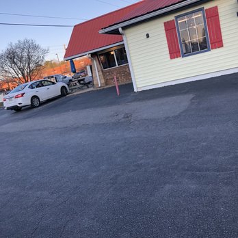 Dallas Famous Chicken and Biscuits - An original oldie and so worth checking out! - Southern Near Me - Apex, North Carolina