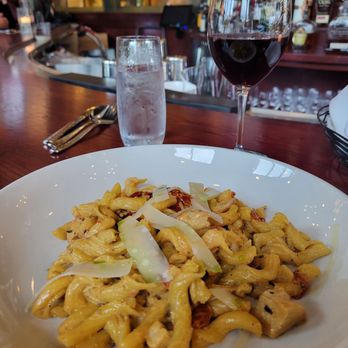 Velvet Buffalo Modern Italian - Chicken Tagliatelle in basil cream sauce - Wine Bars Near Me - Beloit, Wisconsin