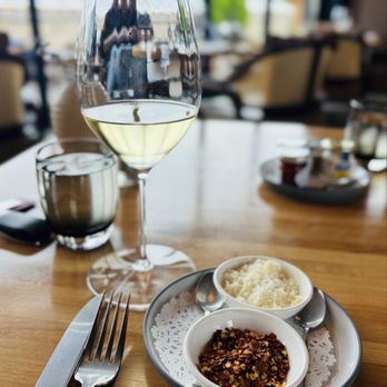 Truss Restaurant & Bar - New American Near Me - Calistoga, California