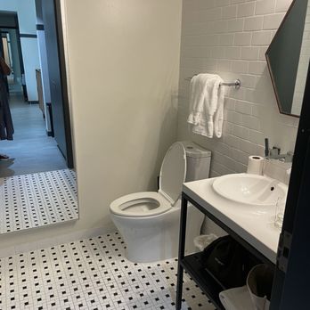 The Daydrift - Large Bathroom - Hotels Near Me - Miami Beach, Florida The Daydrift - Large Bathroom - Hotels Near Me - Miami Beach, Florida