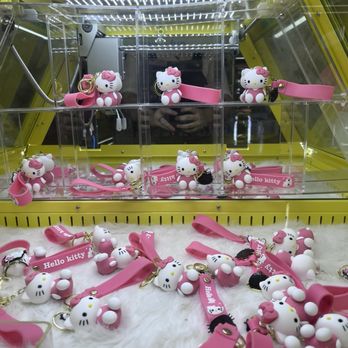 Claw & Fun - hello kitty keychain!! - Arcades Near Me - Katy, Texas