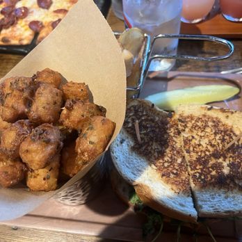 Finney's Crafthouse - Stevenson Ranch - New American Near Me - Stevenson Ranch, California