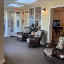 Sunrise of Baton Rouge - Beautiful sitting areas...