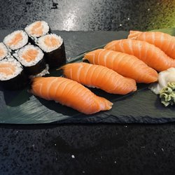 Hokkaido Grill & Sushi - Salmon platter