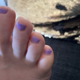 Polish wasn't great. Pinky toe has polish on skin. Polish wasn't great. Pinky toe has polish on skin.