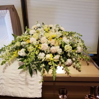 Blooms - Florists Near Me - Edgewood, Iowa Blooms - Florists Near Me - Edgewood, Iowa