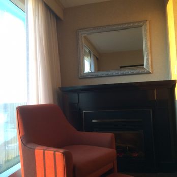 Sheraton Fallsview Hotel - Fireplace - Hotels Near Me - Niagara Falls, Ontario
