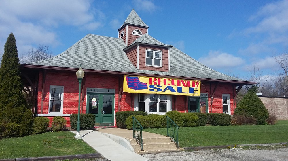 FURNITURE DEPOT Updated October 2024 3656 State Rd, Cuyahoga Falls