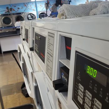 Clean Folks Laundry - Loads start at $3, price increases depending on soil level. - Laundromat Near Me - Lomita, California