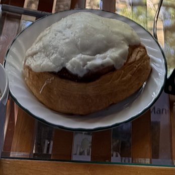 Amelia’s Donuts Bakery Cafe - Cinnamon roll - Donuts Near Me - Idyllwild, California Amelia’s Donuts Bakery Cafe - Cinnamon roll - Donuts Near Me - Idyllwild, California