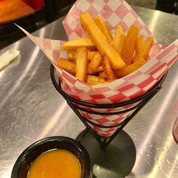 tom yum fries