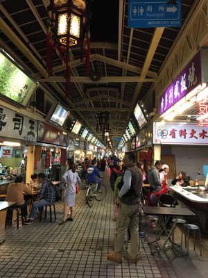 Huaxi Street Night Market by null