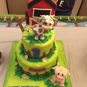 Cake Lounge Miami - Farm animals cake - Cupcakes Near Me - Miami, Florida Cake Lounge Miami - Farm animals cake - Cupcakes Near Me - Miami, Florida