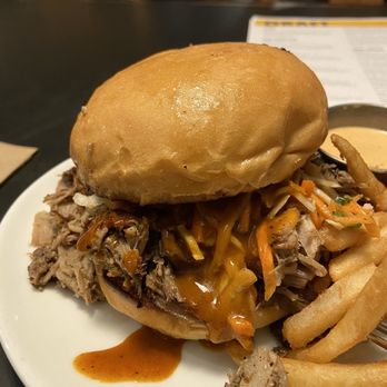 Block 15 Brewing - Chopped Pork Sandwich - New American Near Me - Corvallis, Oregon