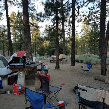 Horse Flats Campground - 2 picnic tables, 2 fire pits. View from parked cars looking onto site. - Hiking Near Me Horse Flats Campground - 2 picnic tables, 2 fire pits. View from parked cars looking onto site. - Hiking Near Me