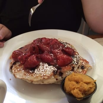 Diner Deluxe - Whole wheat quinoa pancakes with strawberries and chocolate chips - Diners Near Me - Calgary, Alberta Diner Deluxe - Whole wheat quinoa pancakes with strawberries and chocolate chips - Diners Near Me - Calgary, Alberta