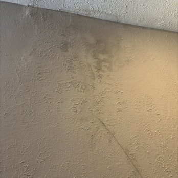 180 Multifamily Properties - More water streak leaks in entry of upstairs hallway - Property Management Near Me - Arlington, Texas 180 Multifamily Properties - More water streak leaks in entry of upstairs hallway - Property Management Near Me - Arlington, Texas