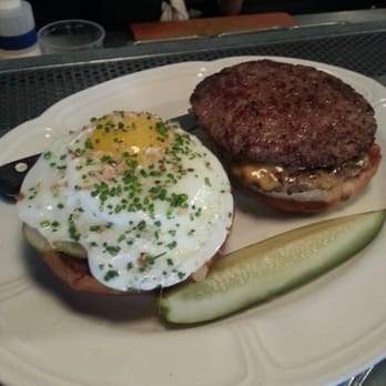 Au Cheval - Double burger with fried egg - Bars Near Me - Chicago, Illinois Au Cheval - Double burger with fried egg - Bars Near Me - Chicago, Illinois