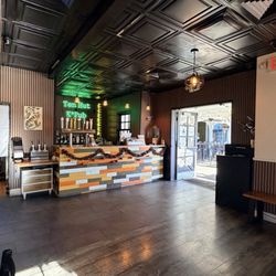 Ten Hut - Front Counter