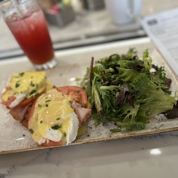 First Watch - Classic Eggs Benedict with Greens - American Near Me - Royal Palm Beach, Florida